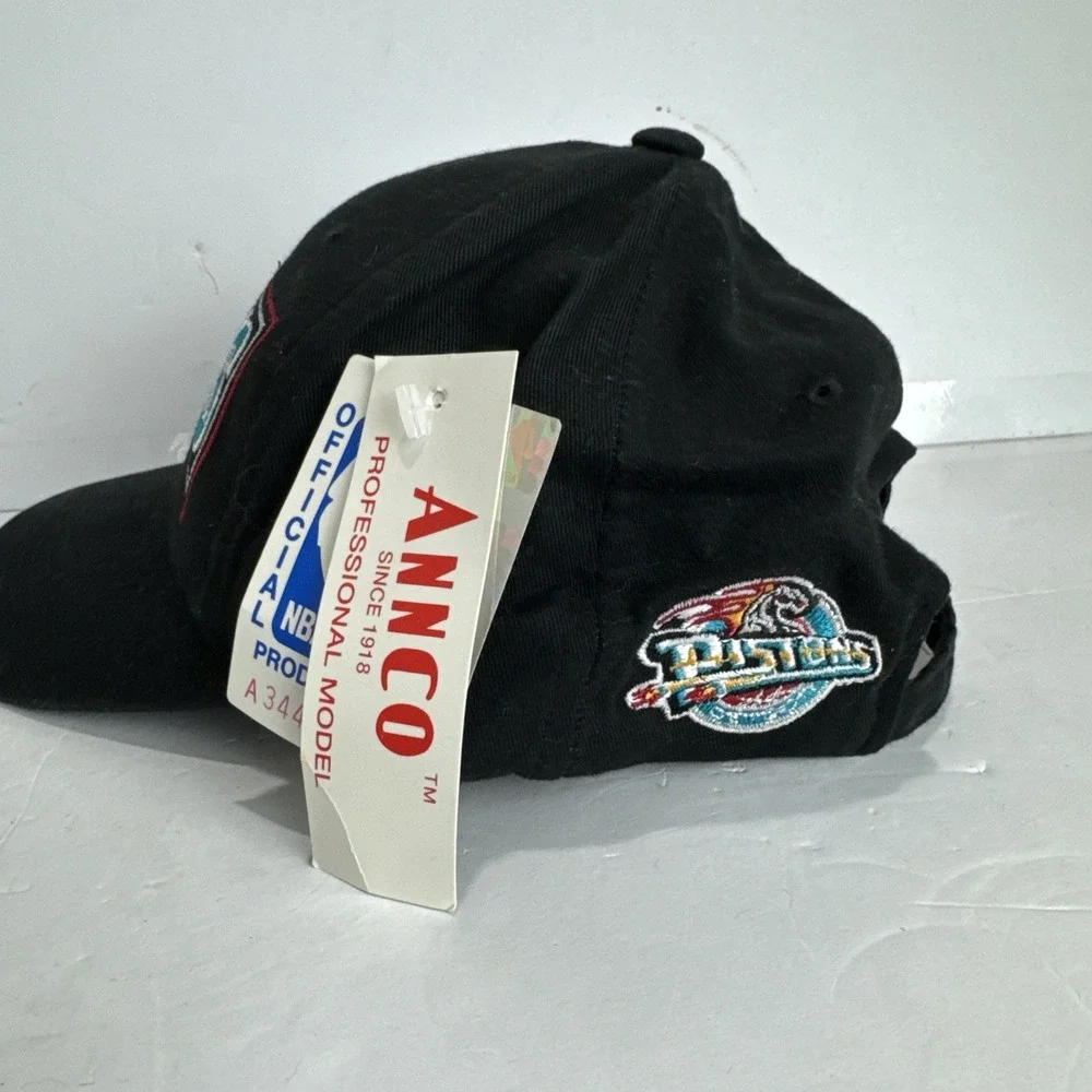 NWT‎ Vintage NBA Detroit Pistons Horse Teal Strapback Hat Annco Ball Cap Black
